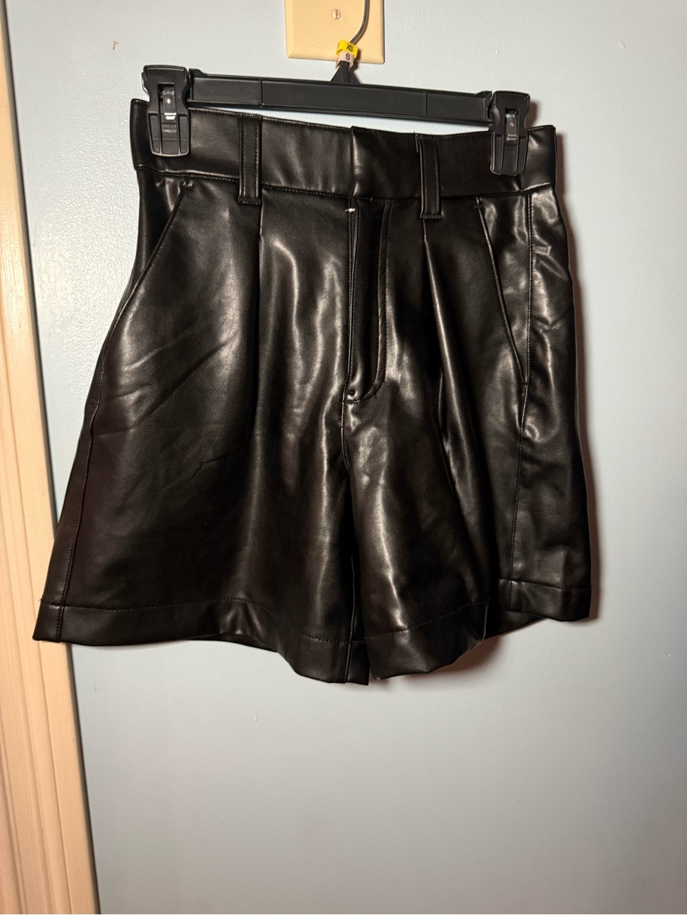 Abercrombie & Fitch Black Faux Leather Pleated Women's Shorts